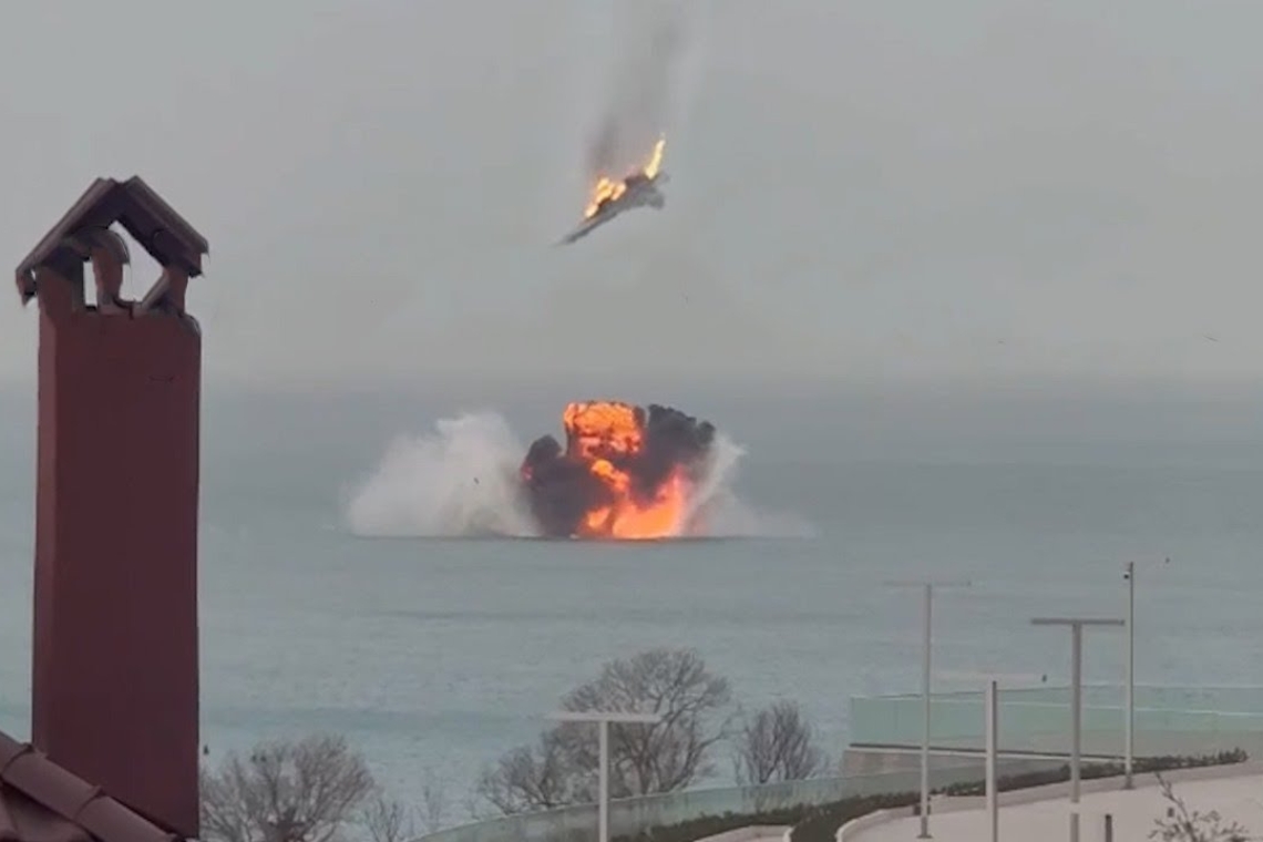 Ρωσικό μαχητικό Su-35 συνετρίβη στην Κριμαία - Σώος ο πιλότος (Βίντεο) 